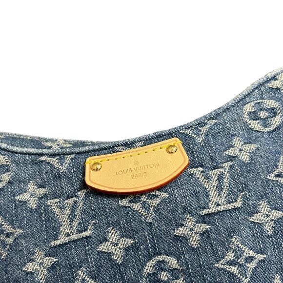 Louis Vuitton 2024 Croissant MM Monogram Denim Blue Shoulder Bag - Picture 3 of 11